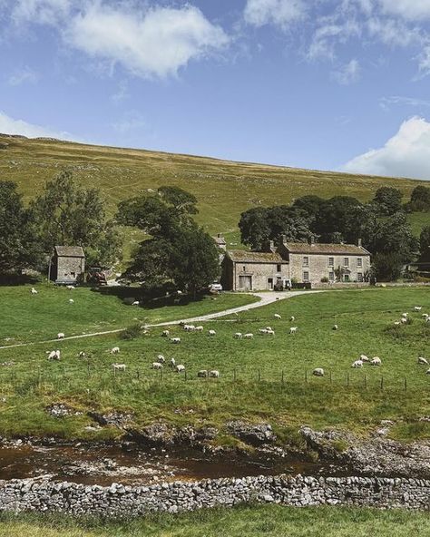 Rachel O'Brien on Instagram: "At times it seemed unfair that I should be paid for my work; for driving out in the early morning with the fields glittering under the first pale sunshine and the wisps of mist still hanging on the high tops. . ~ a description of the Yorkshire Dales by James Herriot . And a photo dump from the Yorkshire Dales by me ~ it really is a wonderful part of England. . Photos 1 to 4 show the picturesque farm at Yockenthwaite ~ a stone bridge over a babbling brook, with a wi England Photos, Babbling Brook, Pictures Of Beautiful Places, James Herriot, England Aesthetic, Stone Bridge, British Countryside, Yorkshire Dales, English Countryside