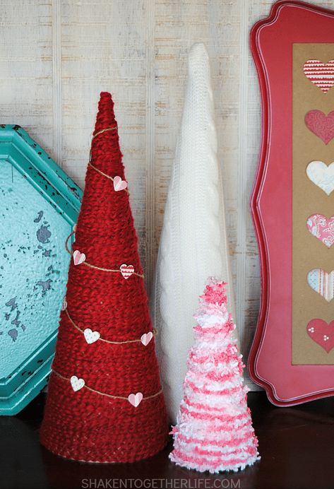 Saint Valentin Diy, Valentines Bricolage, Yarn Trees, Diy Valentine's Day Decorations, Valentinstag Party, Valentine Tree, Diy Valentines Decorations, Dekor Diy, Valentines Day Food