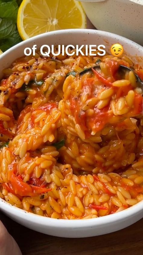 Easy Supper Ideas Vegetarian, Orzo Dishes One Pot, 15 Minutes Meals, How To Use Fresh Tomatoes, Tomato Dishes Dinners, Orzo Vegan Recipes, Easy Meals Vegan, Pasta Recipes With Cherry Tomatoes, Orzo Vegetarian Recipes