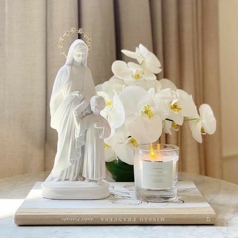 Catholic Altar Home Ideas, Home Altar Catholic, Spiritual Altar, Catholic Altar, Altar Design, Home Interior Accessories, Catholic Decor, Prayer Corner, Agnus Dei