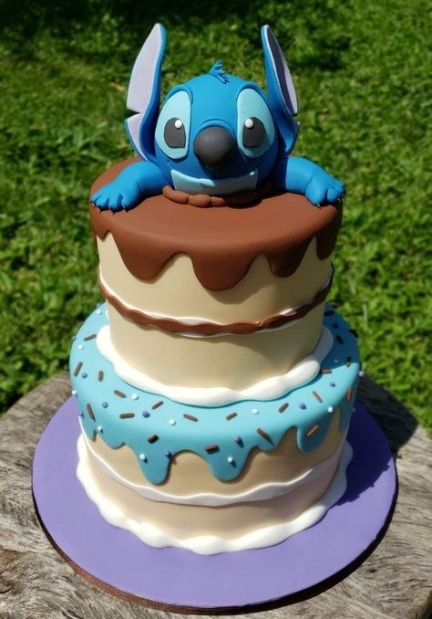 Lilo And Stitch Cake, Dora Cake, Kids Food Crafts, Stitch Cake, Disney Birthday Cakes, Creative Birthday Cakes, Childrens Birthday Cakes, Disney Cakes, Pretty Birthday Cakes