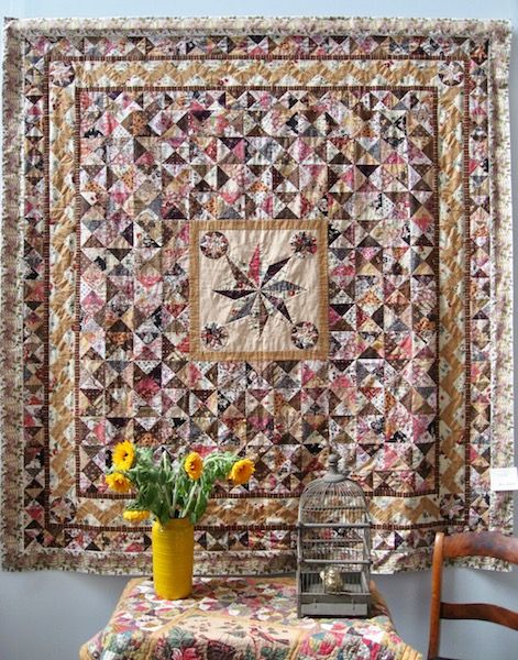 An exhibition of reproduction antique Dutch quilts | ice bear quilts Dutch Quilts, Historical Quilts, Petra Prins, Period Color, Vintage Quilts Antiques, Dutch House, Charm Quilt, Bear Quilts, Ice Bear