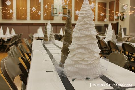 Church Tables, Polar Express Christmas Party, Christmas Party Centerpieces, Polar Express Theme, Painted Cardboard, Things To Photograph, Lds Christmas, Church Christmas Party, Rs Activities