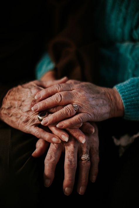 Hands wedding rings Cute couple senior citizens elderly love relationship goals marriage portrait portraiture Elderly Love, Old Couple Photography, Older Couple Poses, Older Couple Photography, Grandparent Photo, Rings Cute, Anniversary Photography, Elderly Couples, Couple Hands