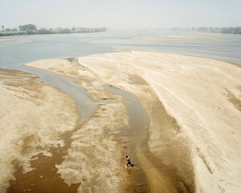 Benue river, Nigeria Huck Magazine, Magazine Cover Inspiration, Best Magazine Covers, Hunter Thompson, Outdoor Magazine, Magazine Wall, Media Magazine, Adventure Magazine, Floating Market