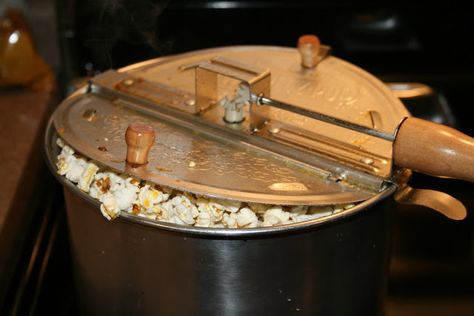 Whirley Pop Recipes, Cooking Popcorn, Theater Popcorn, How To Make Popcorn, Movie Theater Popcorn, Movie Popcorn, Popcorn Kernels, Popcorn Popper, Microwave Popcorn