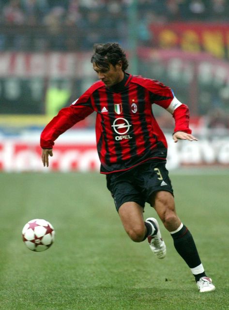 Paolo Maldini Maldini Tackle, Milan Wallpaper, Uefa European Football Championship, Paolo Maldini, Best Football Players, Sport Shoes Fashion, Soccer Motivation, European Football, Retro Football