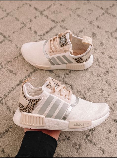 Adidas Nmd R1 Women Outfit, Leopard Adidas, Adidas Originals Nmd R1, Adidas Originals Nmd, Adidas Shoes Women, Womens Tennis Shoes, Adidas Nmd R1, Makeup Clothes, Balance Sneakers