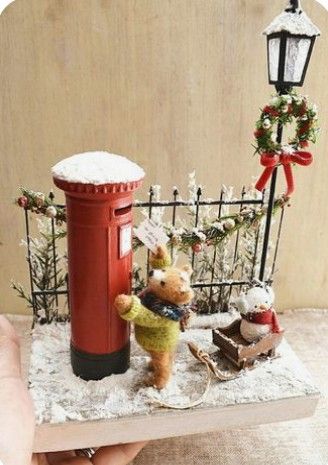 Jul Diy, Christmas Diorama, Diy Christmas Village, Christmas Shadow Boxes, Dollhouse Christmas, Christmas Hacks, Handmade Christmas Decorations, Post Box, Miniature Christmas