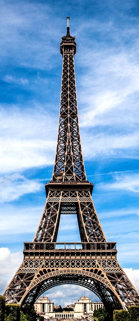 Famous Landmarks in Europe! Famous Landmarks Aesthetic, Europe Monuments, Famous Places Around The World, Famous Landmarks Around The World, Landmarks Of The World, Europe Building, European Landmarks, Jennette Margarita, World Famous Places