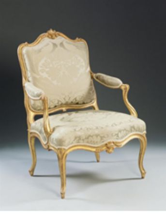 Classic Chair Design, Louis Xv Furniture, Neoclassical Furniture, Classical Furniture, Classic Armchair, Gold Chair, Antique French Furniture, Wedding Furniture, Upholstered Chair