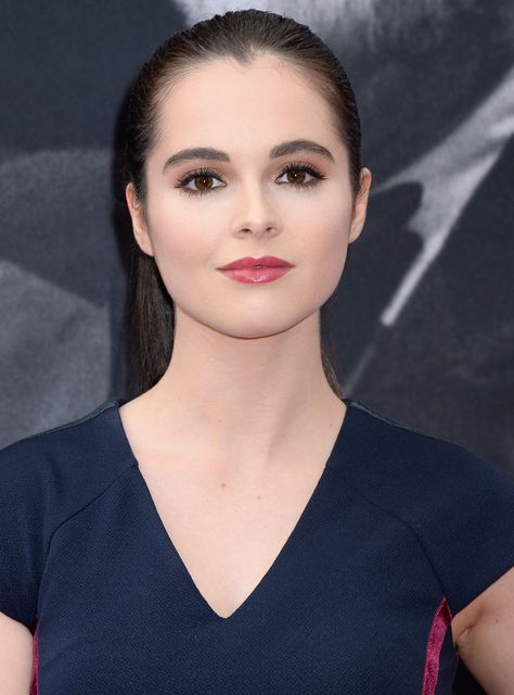 Vanessa Marano, Hollywood Actress, Famous Celebrities, Gilmore Girls, The Worst, Celebrities Female, Tumblr Blog, Picture Video, Fashion Art