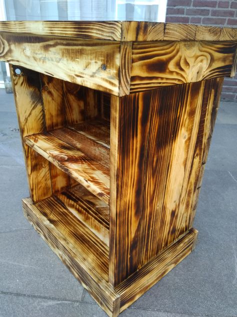 Pallet Bedside Table, Suitcase Table Diy, Pallet Night Stands, Shabby Chic Bedside Table, Bedside Table Ikea, Pallet Side Table, Reclaimed Wood Beds, Diy Storage Bed, Nightstand Makeover