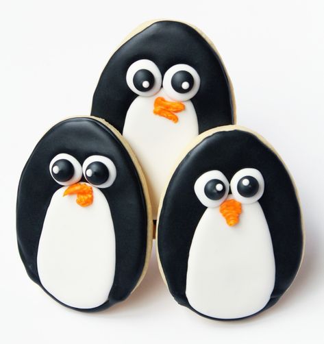 Penguin tutorial Penguin Sugar Cookies, Epiphany Cake, Penguin Cookies, Icing Ideas, Winter Cookie, Sugar Cookie Designs, Xmas Cookies, Fancy Cookies, Creative Cookies