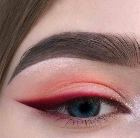 Peekaboo Highlights, Makeup Nails Designs, Red Eyeshadow, Red Makeup, Best Eyebrow Products, Makeup For Teens, Stunning Eyes, Gorgeous Eyes, Dress Makeup