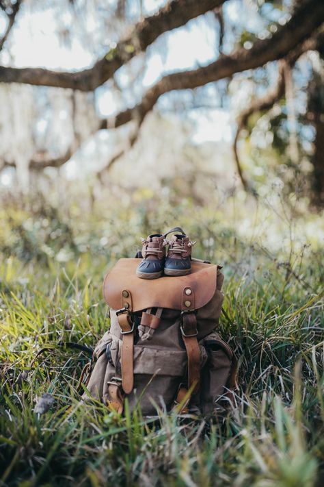 Hiking Photoshoot, Baby Hiking, Pregnancy Announcement Photos, Family Hiking, Baby Announcement Photos, Hiking Aesthetic, Wild Child, Raising Kids, Pregnancy Shoot