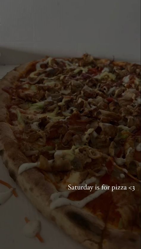 Pizza kebab Pizza Aesthetic Quotes, Pizza Aesthetic Snap, Instagram Pizza Story Ideas, Pizza Ig Story Ideas, How To Post Food On Instagram Story, Pizza Photography Ideas Instagram, Aesthetic Pizza Insta Story, Pizza Captions Instagram Story, Pizza Photo Snapchat