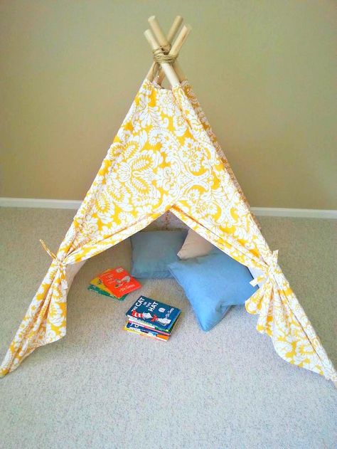 DIY Teepee Tents Tutorial How to Make a Child's Teepee Tent Teepee Tent Diy, Teepee Tutorial, Toddler Teepee, Diy Kids Teepee, Diy Teepee Tent, Tent Diy, Diy Teepee, Pencil Crafts, Diy Tent