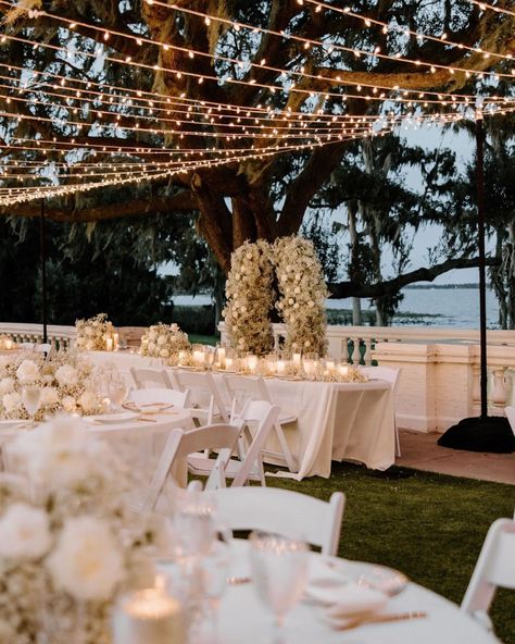 Dreamy settings outdoors for the perfect reception 🤩 📸 @blueskiesevents To book a tour of Bella Cosa wedding venue in Lake Wales pop us a message or email us at weddings@bellacosaweddingvenue.com. We would love to hear from you and start your wedding planning. Bella Cosa Lakeside Wedding, Bella Cosa Wedding, September Wedding Decor, Beach House Wedding Reception, Lakeside Wedding Reception, Lake Wedding Reception, Lake Wedding Ceremony, Lake Wales Florida, Villa Carlotta