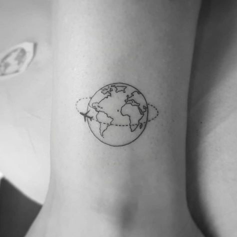 Boomerang Tattoo, T Tattoo, Globe Tattoos, Airplane Tattoos, Tattoo Diy, Travel Tattoos, طابع بريدي, Female Tattoos, Inspiration Tattoos