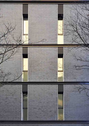 90 Architekci Piotr Czarnecki — Apartment building in Warsaw Brick Detail, Brick Architecture, Apartment Architecture, Brick Facade, Urban Architecture, Brick Design, Building Facade, Brick Building, Building Exterior