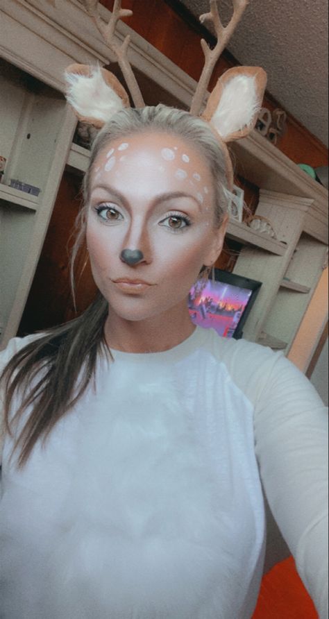 Deer costume Face paint Easy Deer Face Paint Halloween, Doe Deer Face Paint, White Deer Costume, Deer Face Paint Tutorial, Woodland Animal Face Paint, Easy Deer Face Paint, Moose Face Paint, Hunter Face Paint, Sven Face Paint