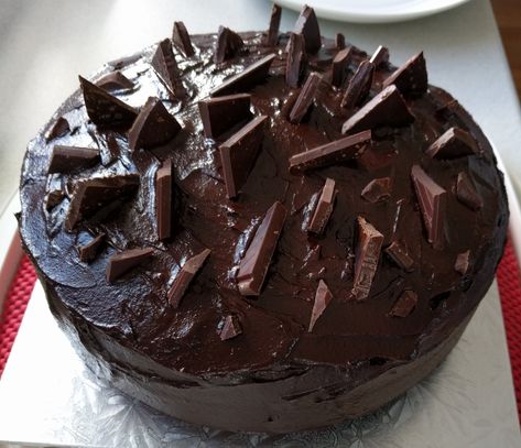 Chocolate Chili Cake, Chilli Chocolate Cake, Chicolate Cake, Chocolate Chili Recipe, Happy World Chocolate Day, Chilli Chocolate, Easy Chilli, World Chocolate Day, Chocolate Chili