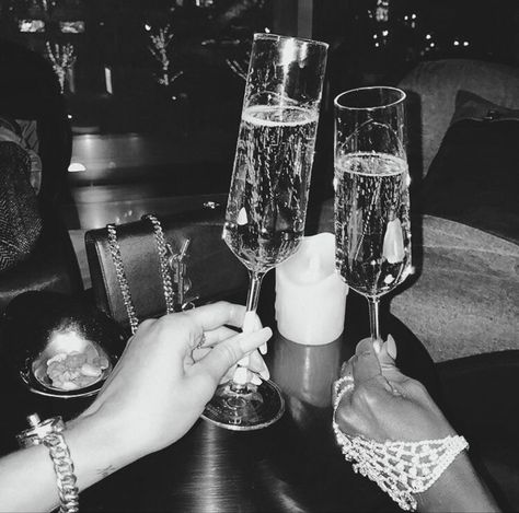 The old fashion but still the most classy way to celebrate - raise a glass of cold, bubbly Champagne. Cheers ;) Champagne Cheers, Black And White Picture Wall, Alcohol Aesthetic, Status Quo, Authentic Living, Glass Pictures, Old Fashion, Black And White Aesthetic, Taylor Swift Pictures