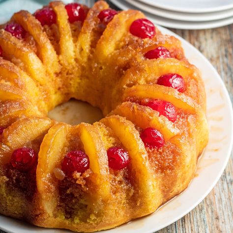 Pineapple Upside Down Bundt Cake Recipe, Pineapple Upside Down Bundt Cake, Pineapple Upside Down Bundt, Upside Down Bundt Cake, Pineapple Upside Down Cake Recipe, Cinnamon Streusel Coffee Cake, Upside Down Cake Recipe, Fudgy Cake, Pineapple Cake Recipe