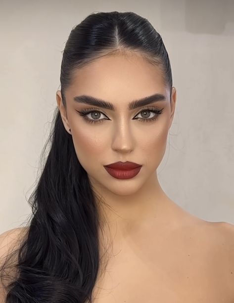 Baddy Makeup Looks, Expensive Makeup Look, Round Eye Makeup Looks, Makeup Looks To Recreate, Looks To Recreate, Makeup For Round Eyes, New Makeup Products, Red Lipstick Makeup Looks, Eye Makeup Guide