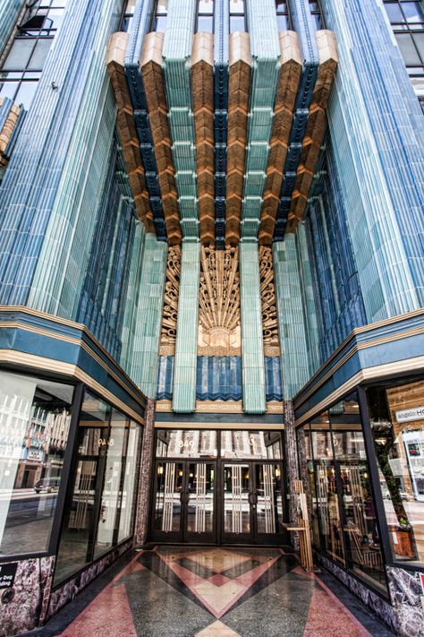 The Art Deco Dude Who doesn’t love a terra cotta clad Art Deco building? Eastern Columbia Building in downtown Los Angeles. Eastern Columbia Building, Art Deco Exterior, Interior Environment, Vintage Architecture, Deco Architecture, Modern Deco, Art Deco Buildings, Chic Art, Art Deco Architecture