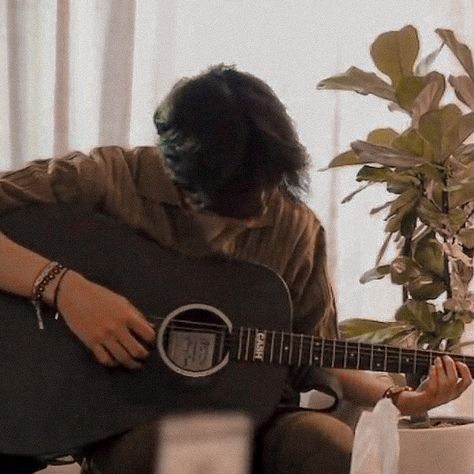 For Love, Kim Taehyung, Guitar