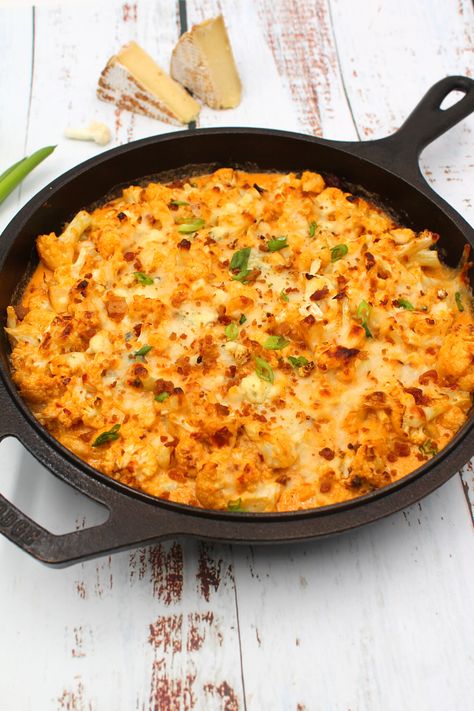 Buffalo Casserole, Keto Roasted Cauliflower, Quick And Easy Keto Dinner, Easy Roasted Cauliflower, Cheese Salad Dressing, Cauliflower Casserole Recipes, Easy Keto Dinner, Blue Cheese Salad, Creamy Salad Dressing