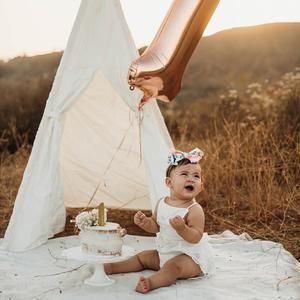 Cake Smash Outfit Girl, Baby Birthday Photoshoot, First Birthday Outfit Girl, 1st Birthday Pictures, 1st Birthday Photoshoot, First Birthday Pictures, Boho Baby Girl, White Lace Romper, 1st Birthday Outfit