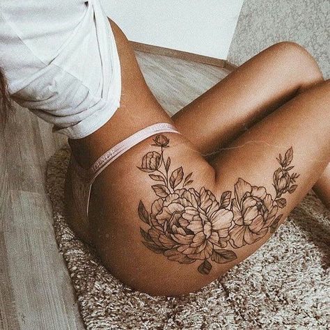 Small Thigh Tattoos, Hip Thigh Tattoos, Flower Tattoo Drawings, Western Tattoos, Beautiful Flower Tattoos, Hip Tattoos Women, Cat Tattoos, Inspiration Tattoos, Tiny Tattoo