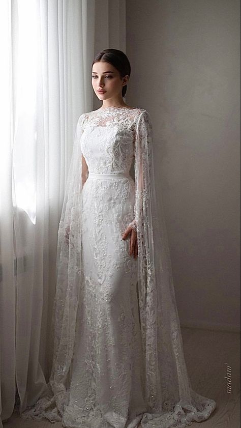 Vintage Wedding Gown, Baju Kahwin, Wedding Dress Types, Muslimah Wedding Dress, Bride Dress Simple, Long Sleeve Wedding Gowns, Modest Wedding Gowns, Wedding Dress Outfit, Classy Wedding Dress