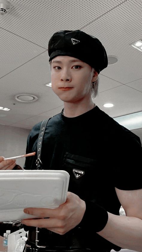 Moonbin Aesthetic Dark, Moonbin Wallpaper Dark, Moonbin Background, Moonbin Wallpaper Aesthetic, Moon Bin Wallpaper, Moonbin Astro Wallpaper, Moonbin Rip, Moon Bin Astro, Rip Moonbin