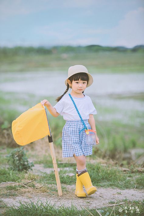 Kid Poses Reference, Children Reference Poses, Kid Reference Poses, Child Reference Photo, Kid Poses Drawing Reference, Kids Reference, Figure Reference, People Poses, Body Reference Poses