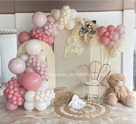 Decor Aqiqah Baby Girl, Balloon Baby Shower Centerpieces, Baby Shower Balloon Arch, Minnie Birthday Party, Diy Baby Shower Decorations, Birthday Decorations Kids, Unisex Baby Shower, Diy Balloon Decorations, Spring Baby Shower