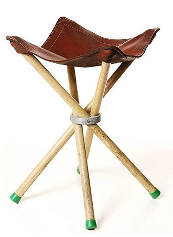 Folding leather camp stool Foldable Furniture, Camping Stool, Camping Hacks Diy, Campaign Furniture, Camping Furniture, Leather Stool, Leather Workshop, Vintage Camping, Leather Lounge