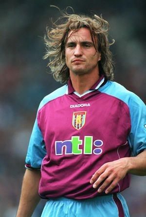 David Ginola, Look Short, Football Outfits, Aston Villa, Football League, Cristiano Ronaldo, Football Club, Football Players, Ronaldo