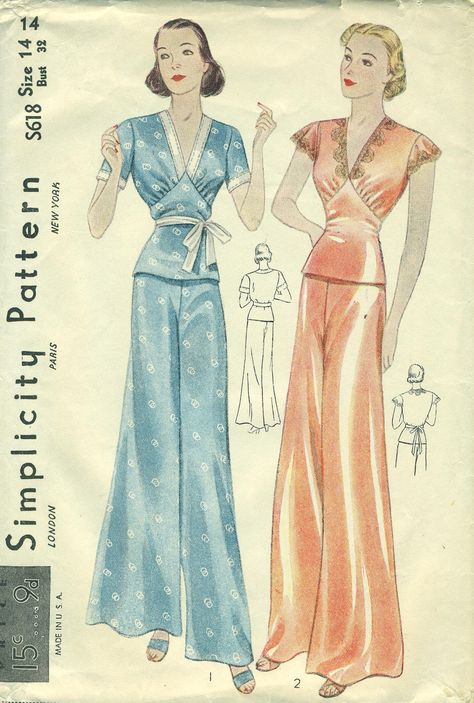 Vintage Loungewear, Nightgown Pattern, Blithe Spirit, 1930 Fashion, Vintage Pajamas, Simplicity Fashion, Lounge Wear Set, Pajama Pattern, Vintage Dress Patterns