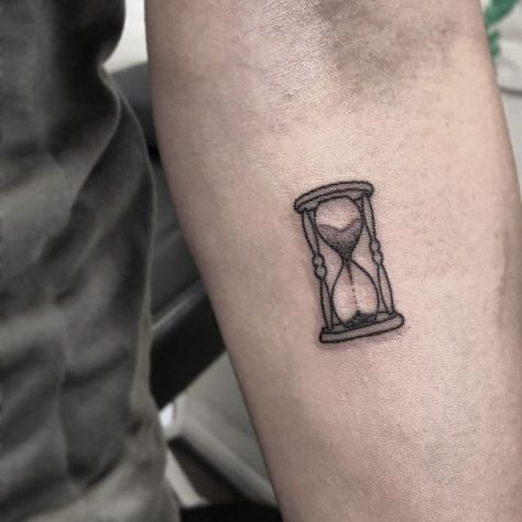 Tattoos Meaning Strength, Minimalist Tattoo Meaning, Tatuagem Masculina Pequena, Card Tattoo Designs, Hourglass Tattoo, Coffee Tattoos, Clock Tattoo, Small Tattoos For Guys, Large Tattoos