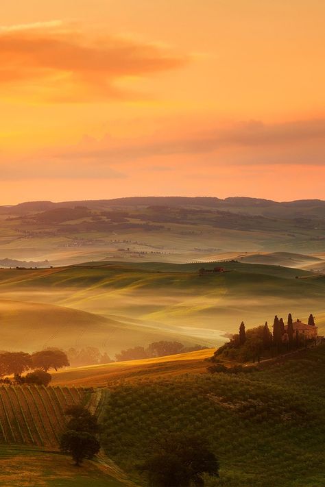 Italy Countryside, Calming Pictures, Italian Aesthetic, Divine Nature, Italy Aesthetic, Tuscany Italy, Nature Aesthetic, Nature Pictures, Pretty Pictures