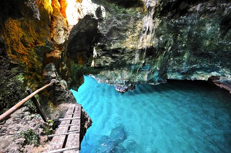 Hundred Islands Cave, Pangasinan, Philippines. Visit us: http://www.philippinetouristattractions.com  Photo credit: http://bit.ly/1Gns8R9 Hundred Islands Pangasinan, Pangasinan Philippines, Philippines Beaches, Vacation List, Rv Parks And Campgrounds, Exotic Beaches, Tropical Beaches, Enjoy The Sunshine, Philippines Travel