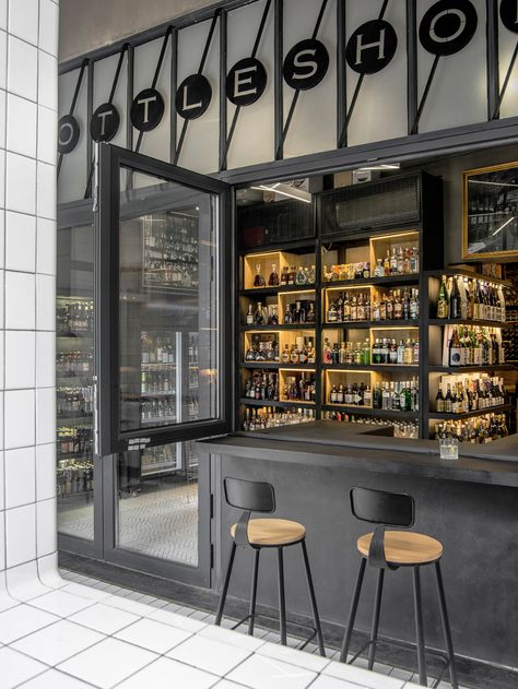 Wine Shop Design, Wine Store Design, Wine Shop Interior, Alcohol Shop, Wine Boutique, Liquor Shop, Liquor Bar, Beer Store, Beer Shop