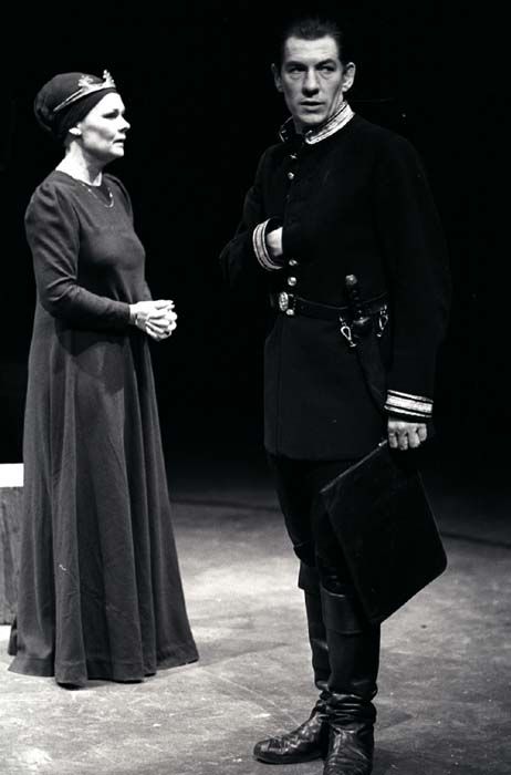 Judi #Dench and Ian McKellen in #Macbeth. RSC, Stratford-on-Avon. 1978 Shakespeare Characters, Shakespeare In Love, Royal Shakespeare Company, Ian Mckellen, Shakespeare Plays, Judi Dench, Theatre Stage, People Videos, Helen Mirren