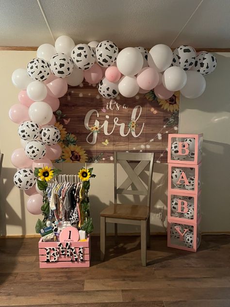 Cow Babyshower For Girl, Girl Baby Shower Cow Theme, Cowgirl Shower Ideas, Diy Cow Decorations, Last Rodeo Baby Shower Ideas, Cowprint Baby Shower Decorations, Babygirl Baby Shower Ideas, A Little Cowgirl Is On Her Way Baby Shower Ideas, Cowgirl Nursery Theme Rustic