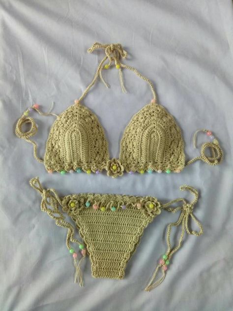 Small Crochet Gifts, Handmade Swimsuit, Diy Summer Clothes, Handmade Bikinis, Crochet Bathing Suits, Crochet Inspo, Swim Wear, Summer Gift, Outfits Casual