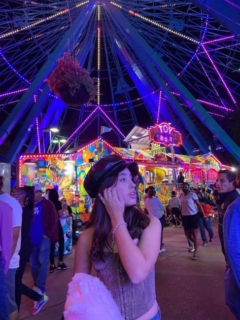 Fair Outfit Ideas Carnival Aesthetic, Cute Fair Picture Ideas, State Fair Instagram Pictures, Pictures To Take At The Fair, Fair Photos Aesthetic, Fair Pics Aesthetic, Carnival Aesthetic Pictures, Instagram Fair Picture Ideas, Fair Carnival Outfit Ideas